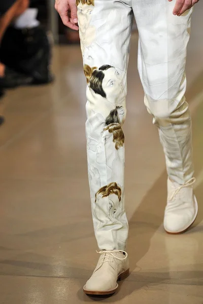 Look 30
